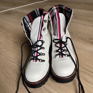 Tommy Hilfiger White boots Size 10